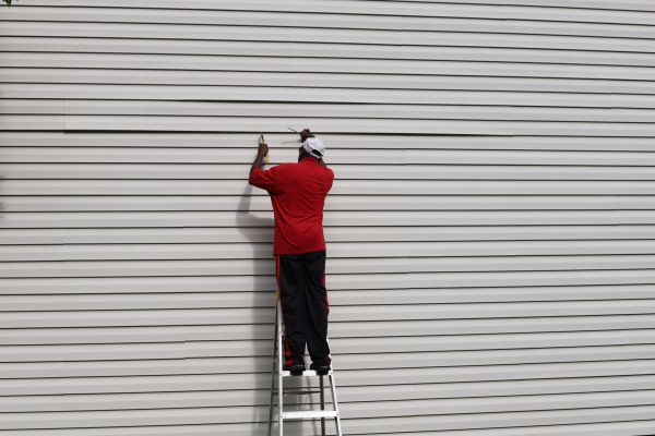 Cost of Loose Siding Repair in Joplin